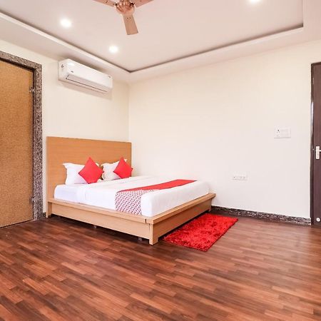 Hotel Oyo 61050 S S K Continental Juhi Bari Exterior foto