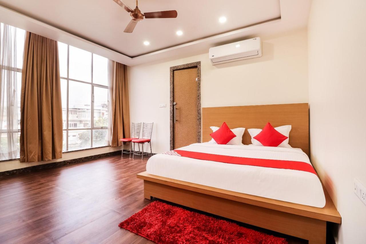 Hotel Oyo 61050 S S K Continental Juhi Bari Exterior foto